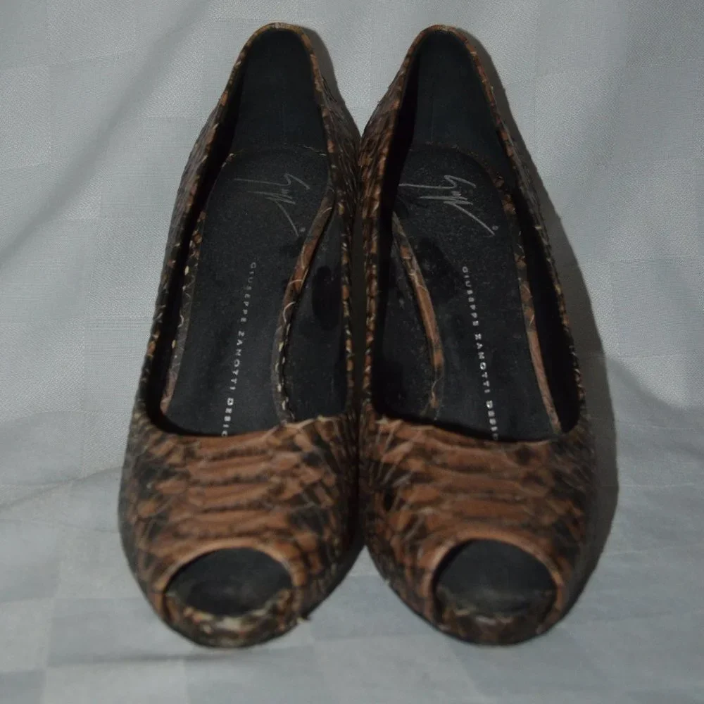 Sz 38 7.5 Giuseppe Zanotti Snakeskin Brown Pumps